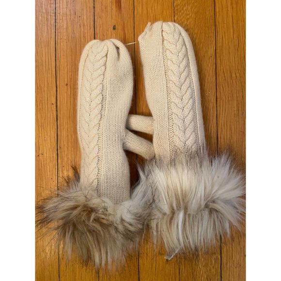 Ladies Mark and Graham 100% Cashmere Cream Mittens Fleece Lined Gloves S/M - Picture 3 of 3